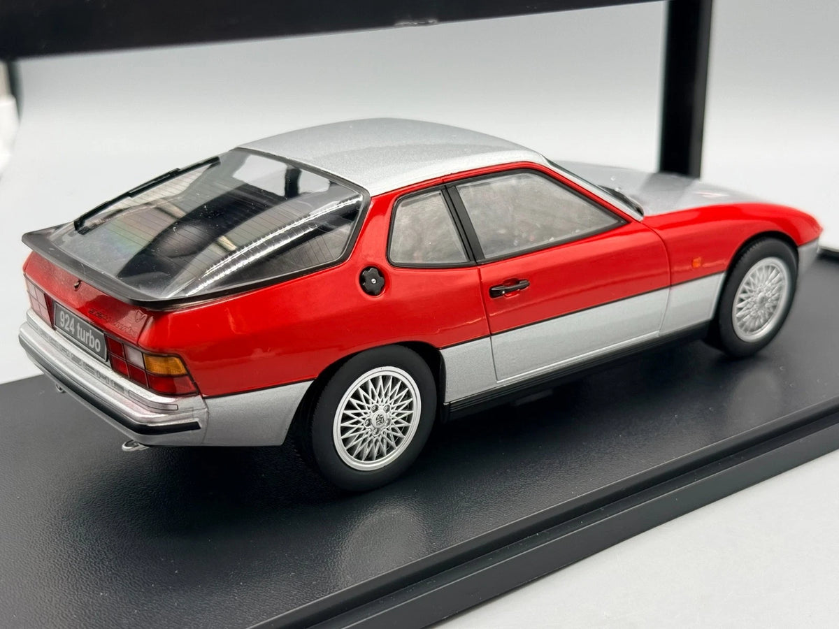 Modellautos 1:18 KK-Scale Porsche 924 Turbo 1986 Silber Rot mit OVP