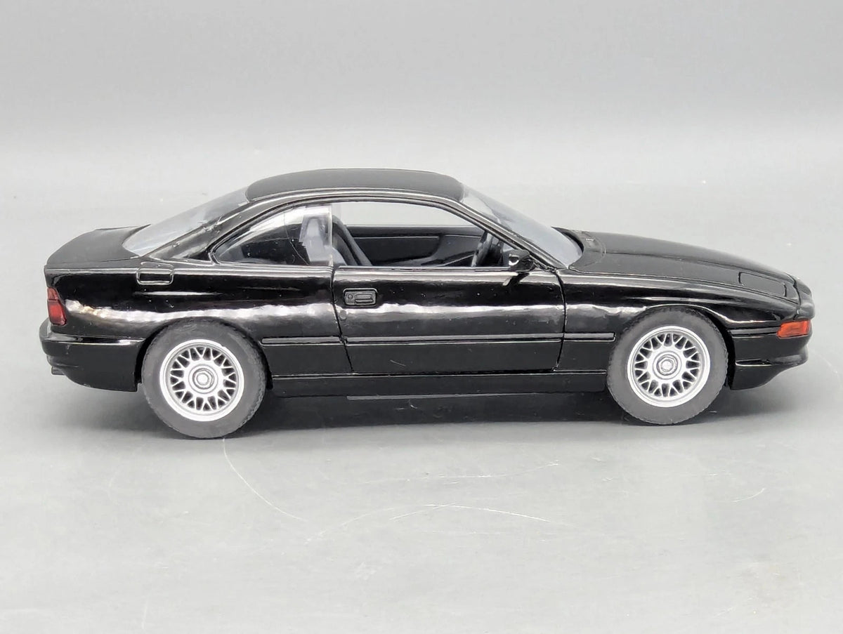 Modellautos 1:24 Schabak BMW 850i Schwarz mit OVP