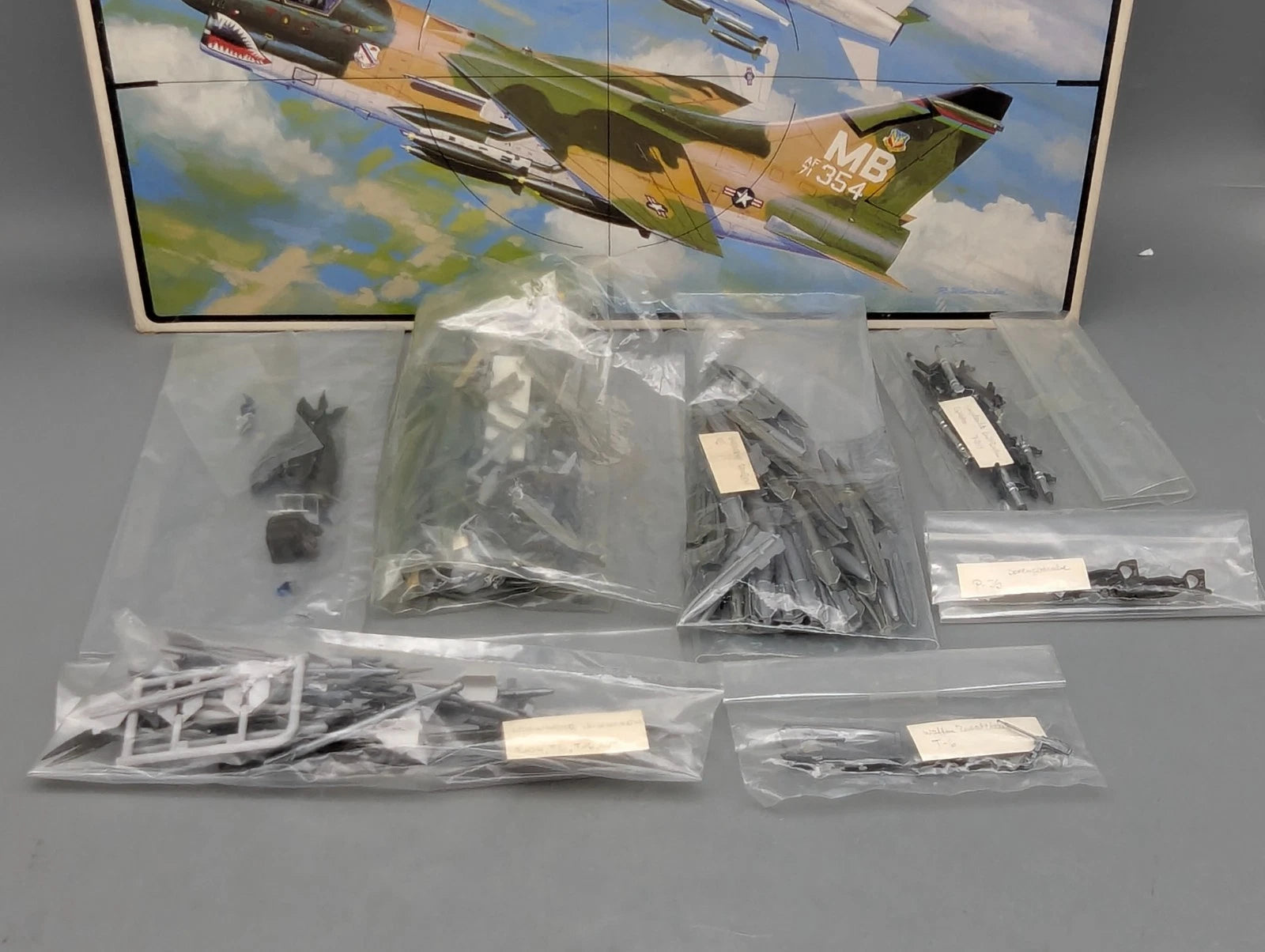 Flugzeug Modelle Bausatzteile Ersatzteile verschiedene Marken und Maßstäbe