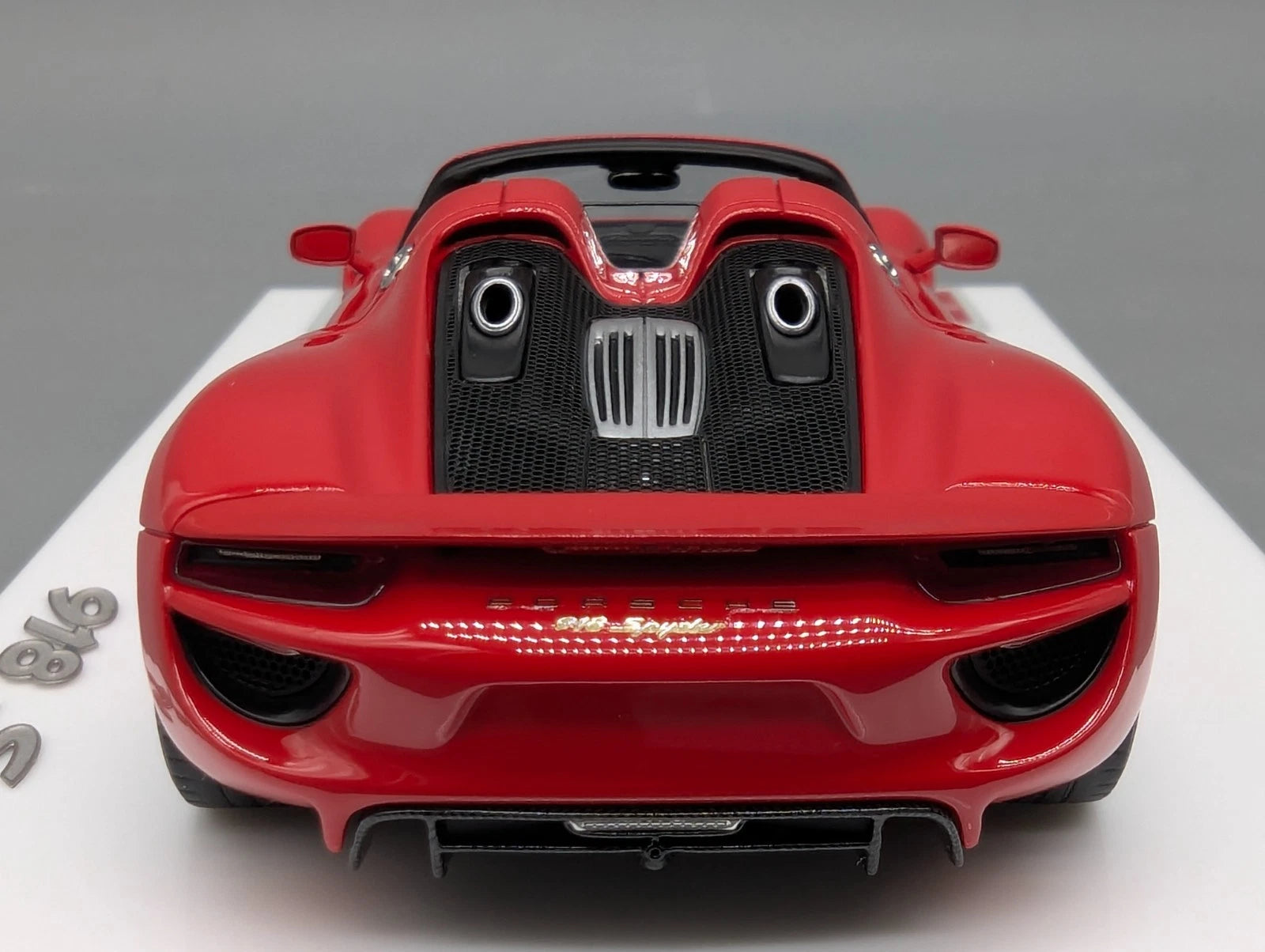 Eidolon Make Up 1:43 Porsche 918 Spyder 2011 Guards Red Rot mit OVP