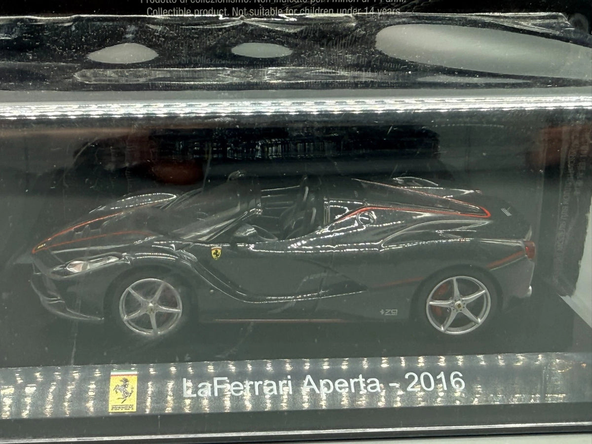 Modellautos 1:43 Altaya Ferrari LaFerrari Aperta mit OVP