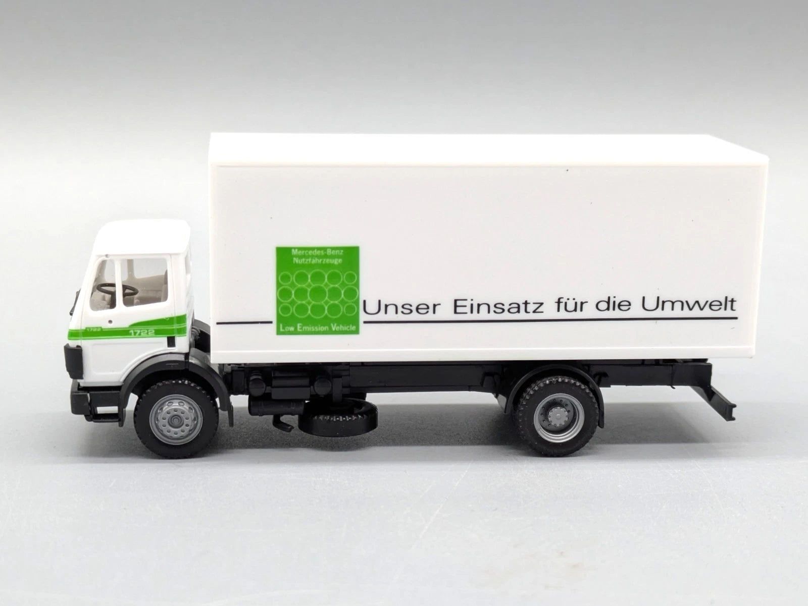 Lkw Modell 1:87 Herpa Mercedes-Benz Low Emission Vehicle Werbemodell mit OVP