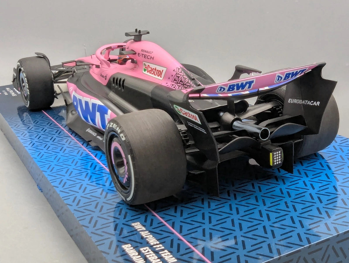 Modellautos 1:18 Minichamps BWT Alpine F1 Bahrain 2023 #31 Esteban Ocon mit OVP