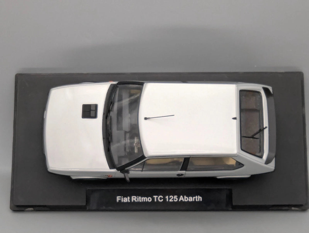Modellautos 1:18 MCG Modelcar Group Fiat Ritmo TC 125 Abarth 2000 Silber mit OVP
