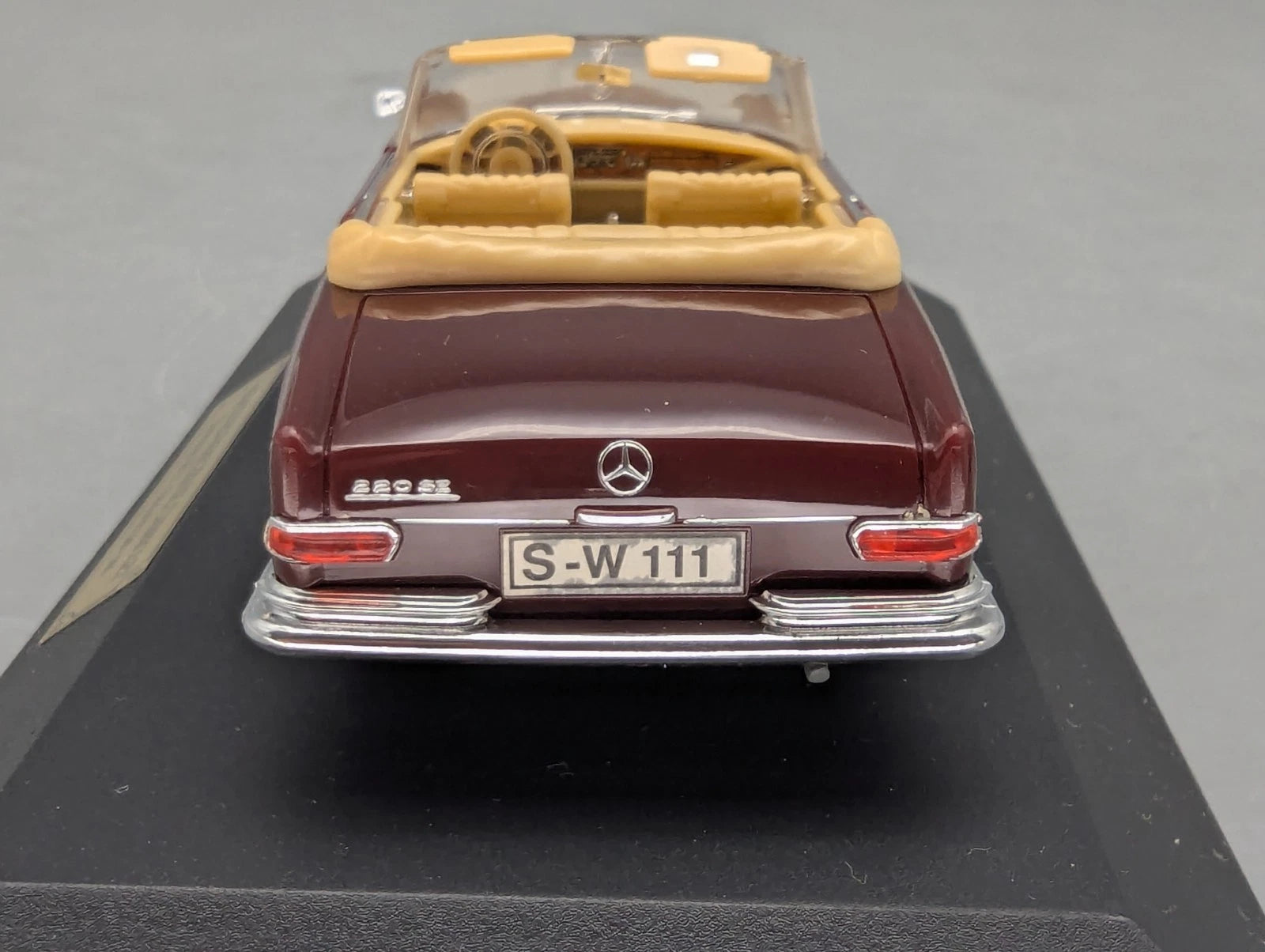 Modellautos 1:43 Faller Memory Cars Mercedes-Benz 220 SE Cabriolet Vitrine