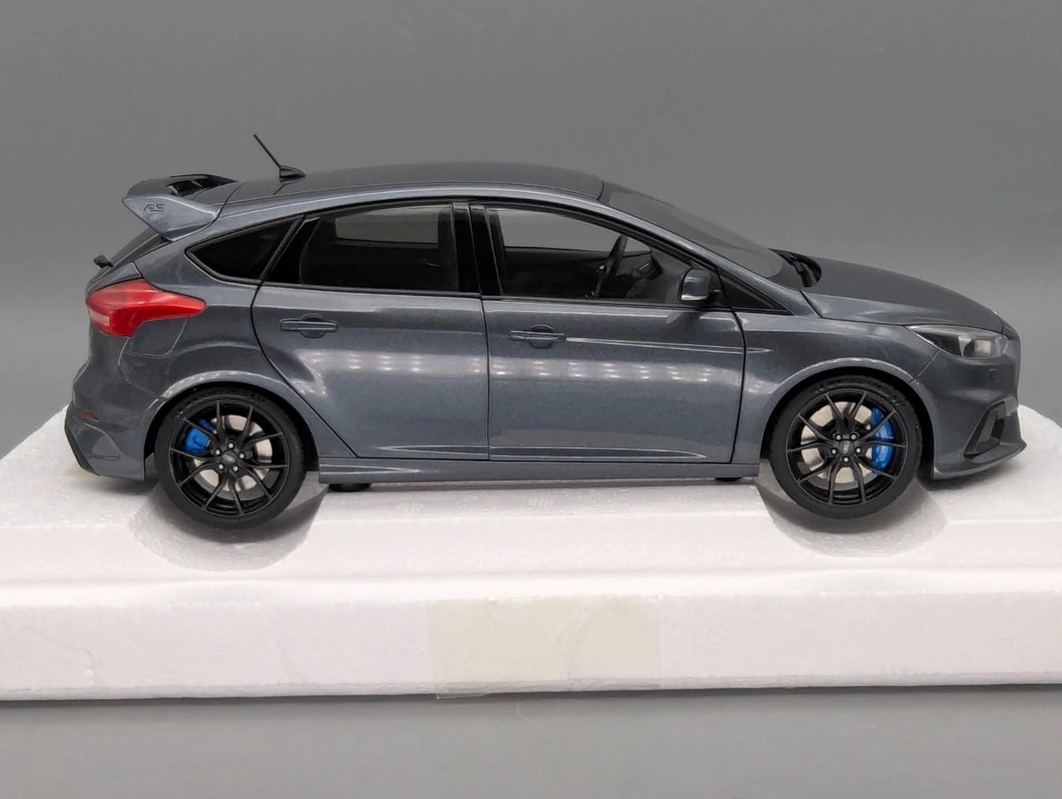 Modellautos 1:18 AUTOart 72954 Ford Focus RS 2016 Stealth Grey mit OVP
