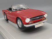 Modellautos 1:18 Britains Ertl Triumph TR6  Rot mit OVP