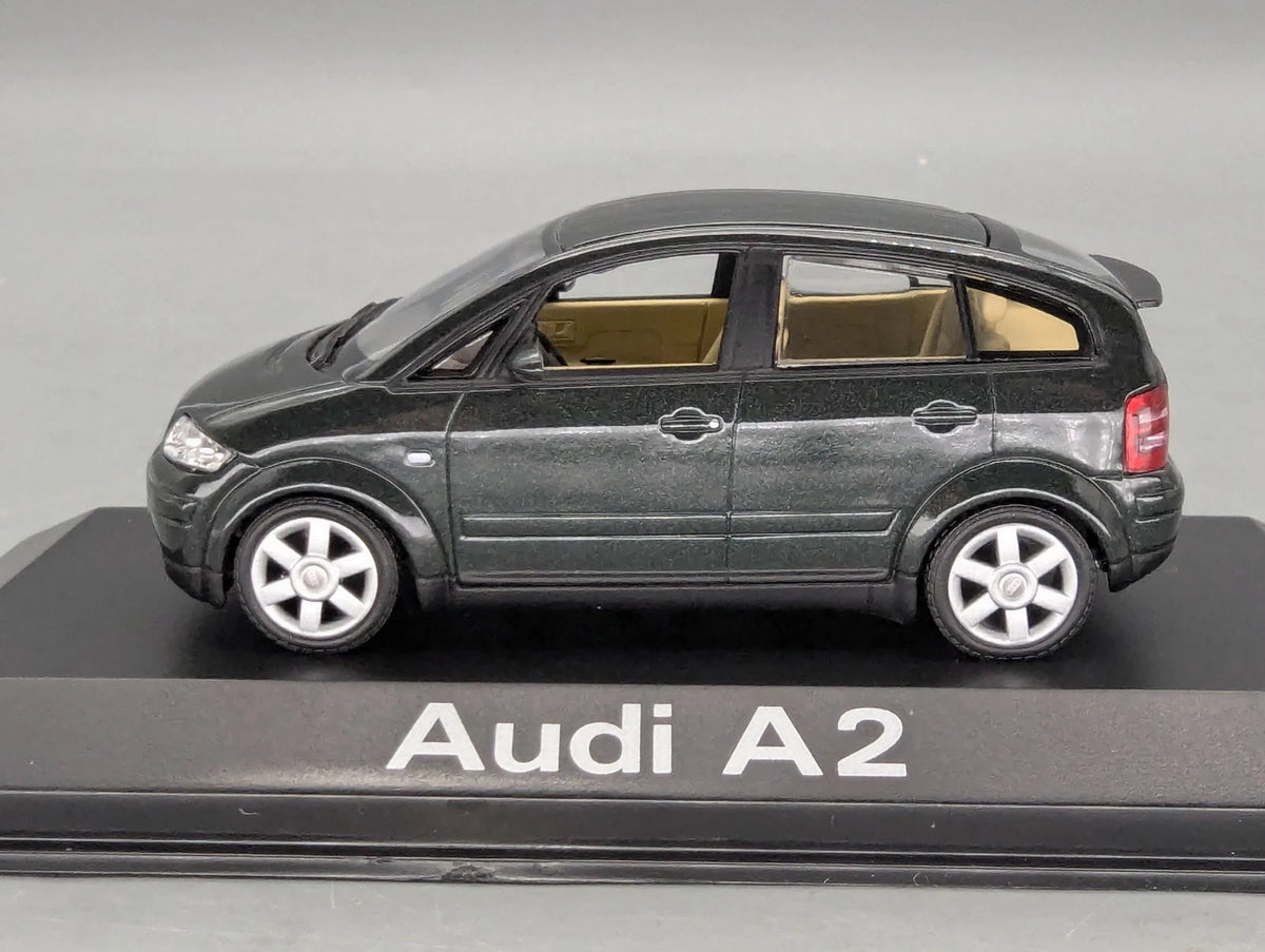 Modellautos 1:43 Minichamps Audi A2 Grau Metallic mit Dealer OVP