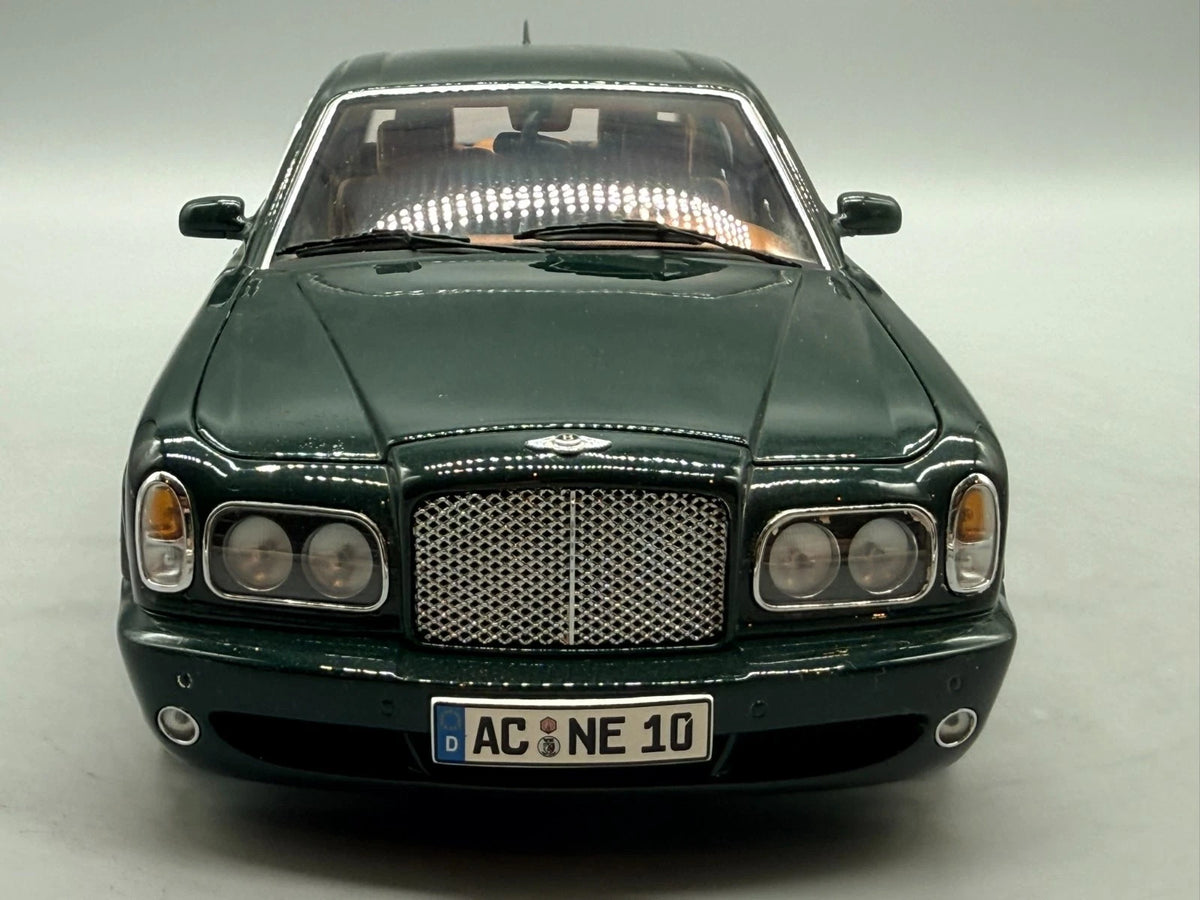 Modellautos 1:18 Minichamps Bentley Arnage T 2002 mit OVP