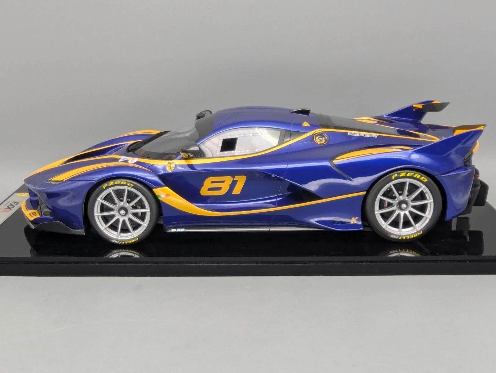 Modellautos 1:12 BBR Ferrari FXX-K Car #81 Blau Gelb Ltd 15/20 in Vitrine OVP