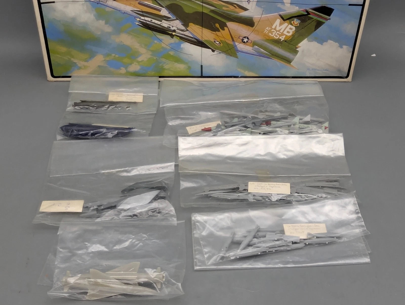 Flugzeug Modelle Bausatzteile Ersatzteile verschiedene Marken und Maßstäbe