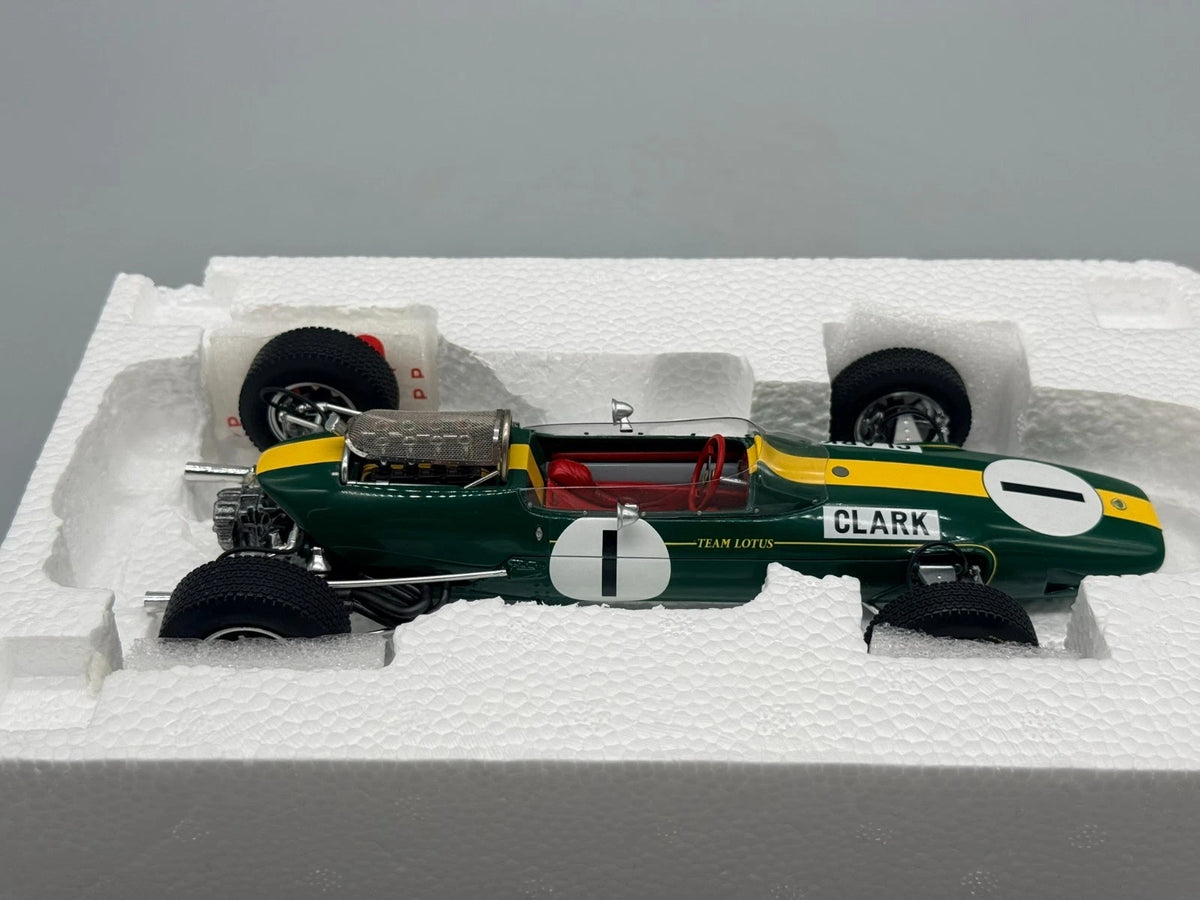 Modellautos 1:18 Spark Lotus 33, #1 Winner German GP 1965 OVP
