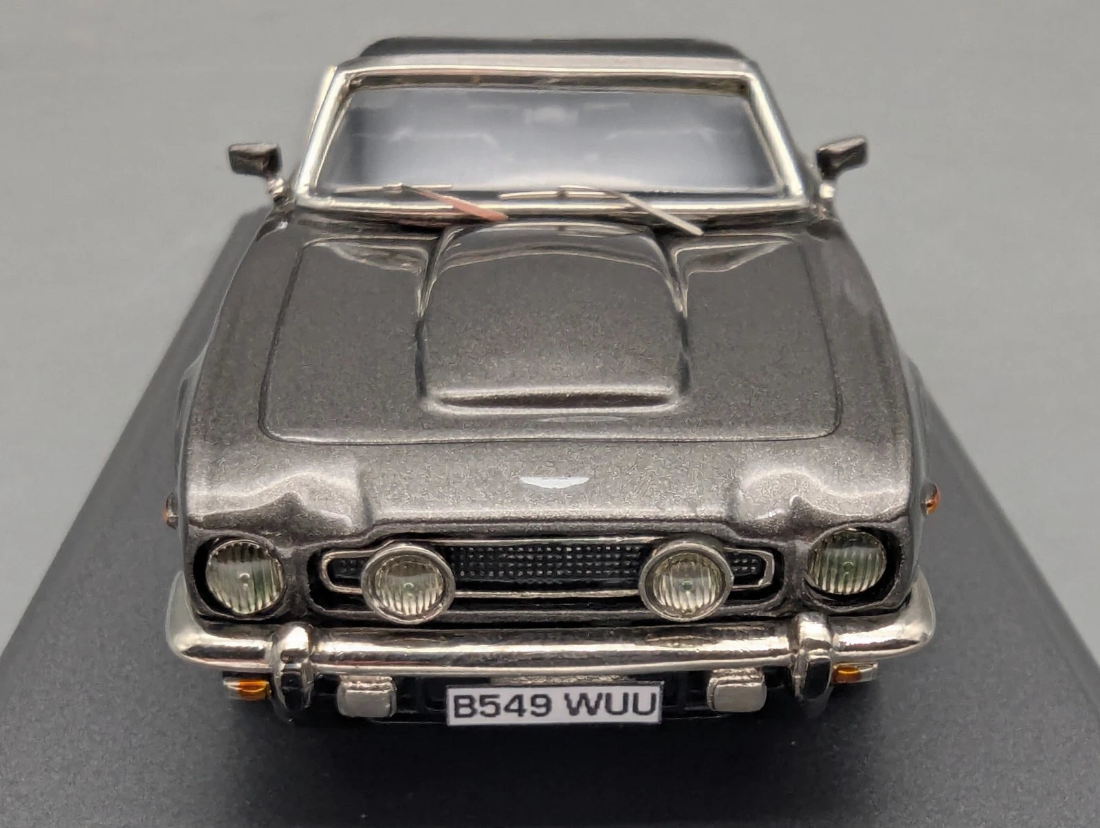 Modellautos 1:43 SMTS CL50 Aston Martin V8 Volante Built Living Daylights OVP