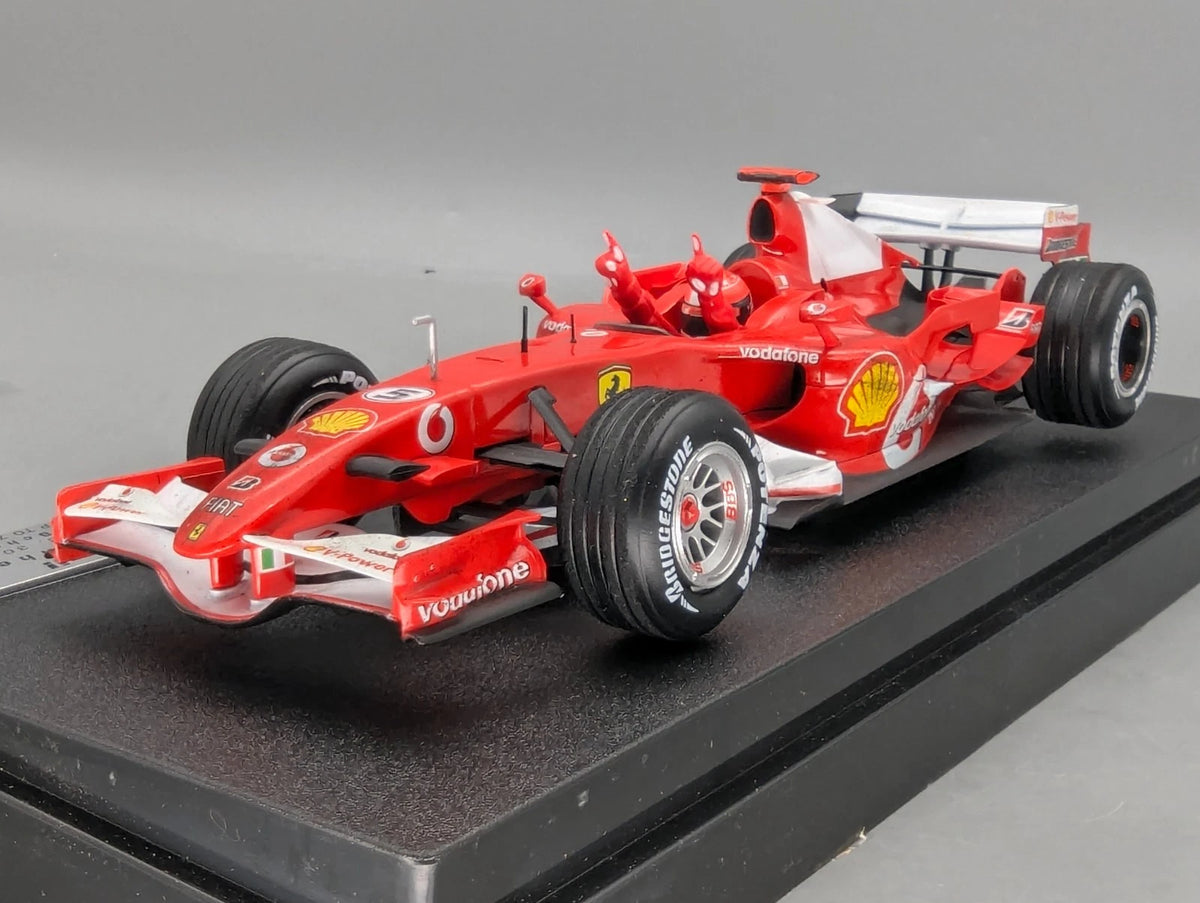 Modellautos 1:18 Hot Wheels Racing Ferrari 248 F1 Hockenheim #5 M Schumacher OVP