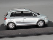 Modellautos 1:43 Minichamps Volkswagen VW Cross Golf Iceblue Metallic Dealer OVP