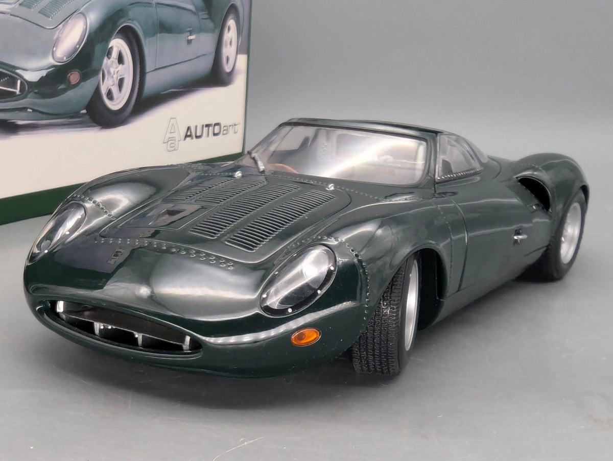 Modellautos 1:18 AUTOart 73541 Jaguar XJ13 Grün mit OVP