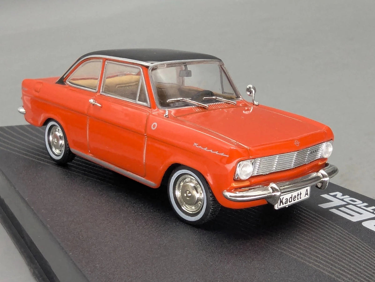 Modellautos 1:43 Ixo für Eaglemoss Opel Collection Kadett B Weiß mit Vitrine