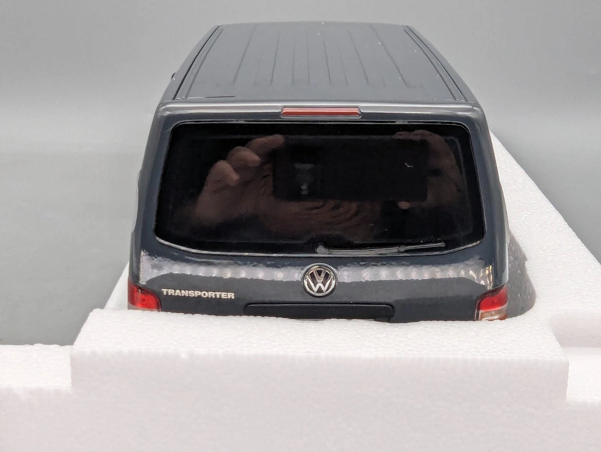 Modellautos 1:18 Norev Volkswagen VW Transporter 2003 Grau mit OVP