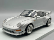 Modellautos 1:18 UT Models Porsche 911 GT2 Silber mit OVP