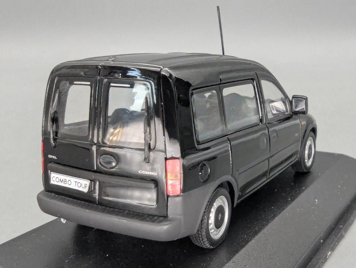 Modellautos 1:43 Minichamps Opel Combo Tour 2002 Schwarz Black mit OVP
