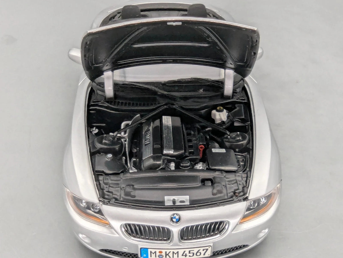 Modellautos 1:18 Kyosho BMW Z4 Cabriolet Silber