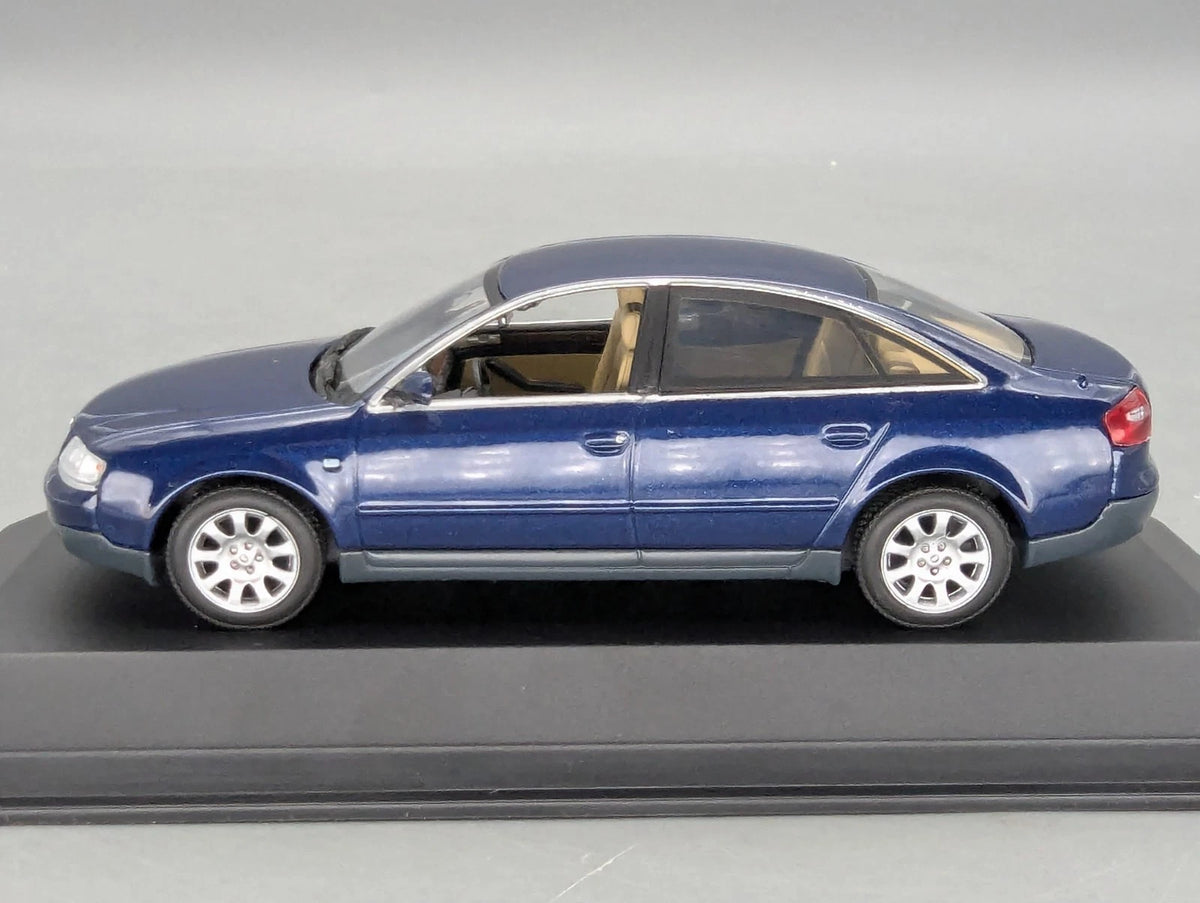 Modellautos 1:43 Minichamps Audi A6 Blau Metallic mit Dealer OVP
