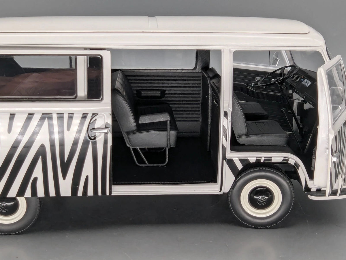 Modellautos 1:18 Schuco Volkswagen VW T2a Bus Safari mit OVP