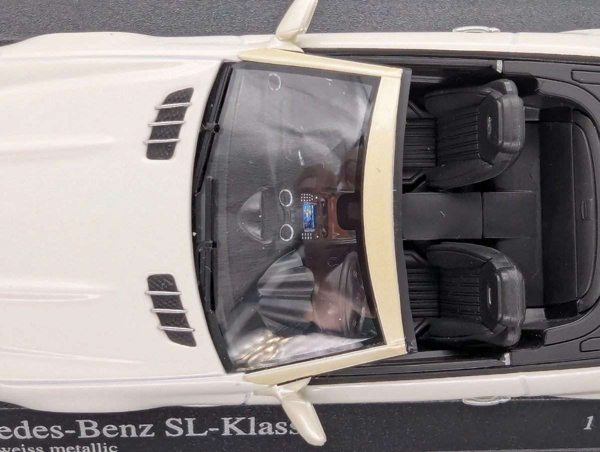 Modellautos 1:43 Minichamps Mercedes Benz SL Klasse 2008 R230 Diamantweiss OVP