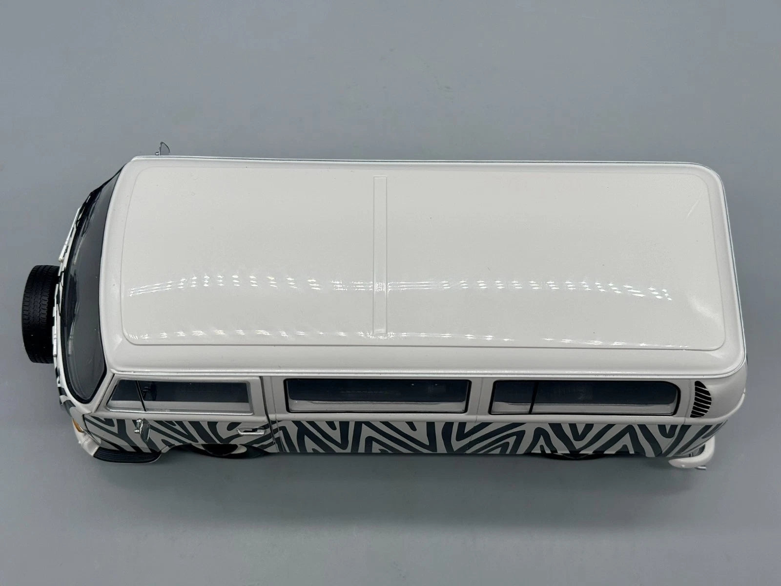 Modellautos 1:18 Schuco VW T2a Bus Safari in OVP