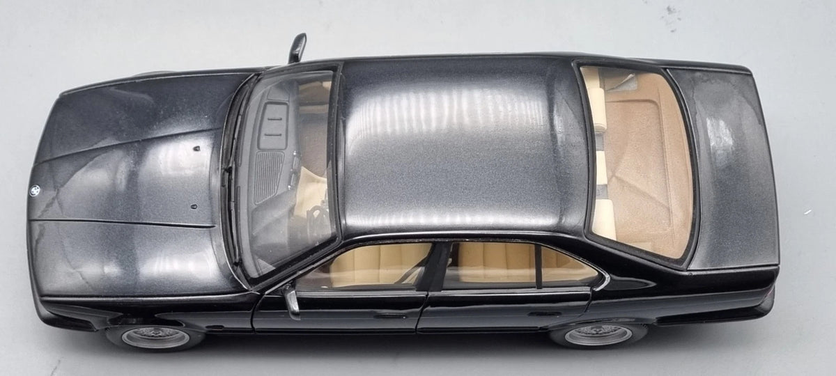 Modellautos 1:18 Minichamps 100 024000 BMW 535i 1988 black OVP