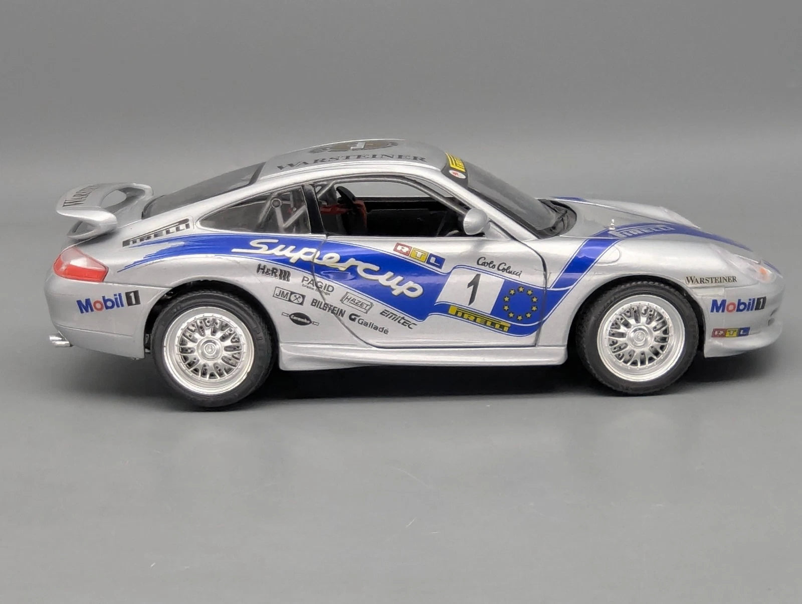 Modellautos 1:18 Bburago Porsche 911 GT3 Cup #1 mit WAP Dealer OVP