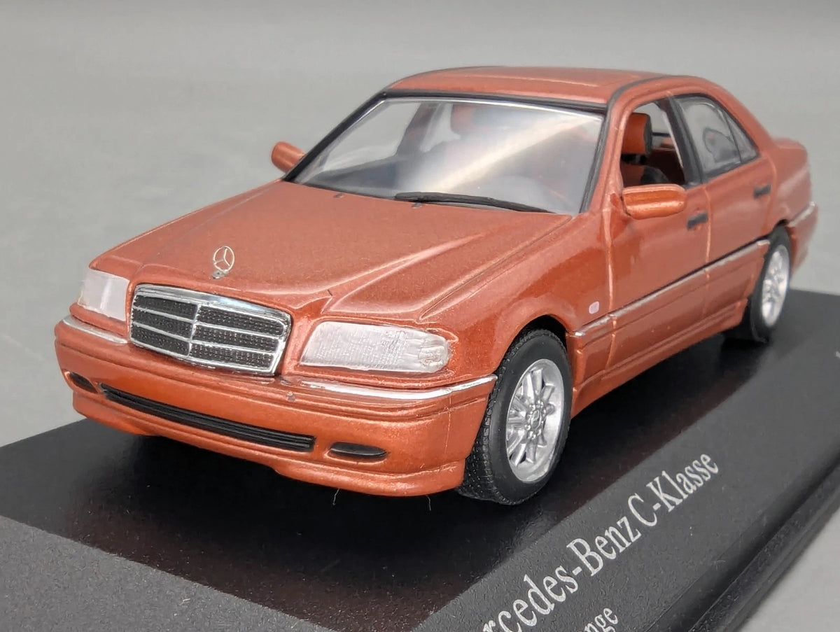 Modellautos 1:43 Minichamps Mercedes Benz C-Class 1997 Designo Orange mit OVP