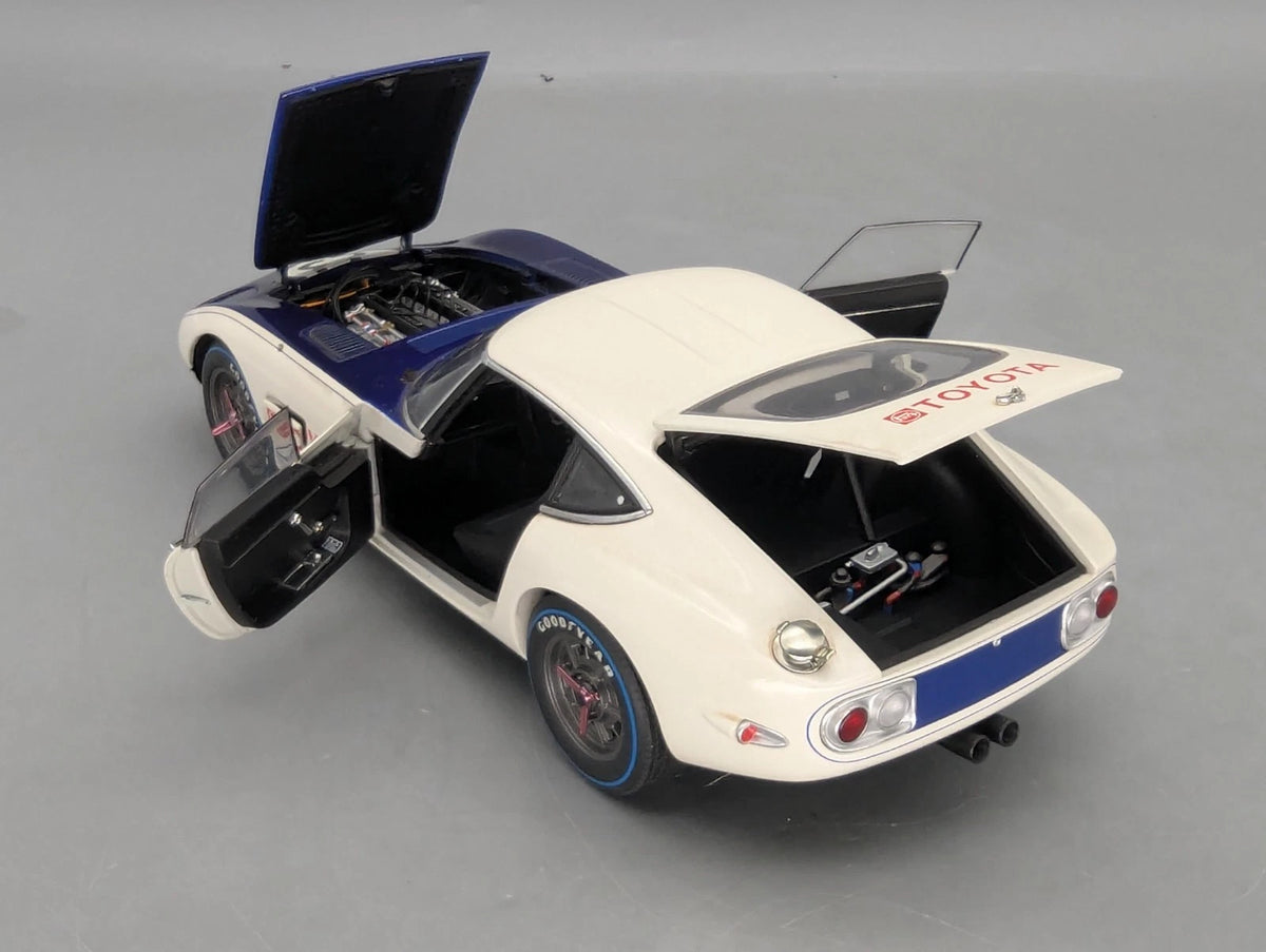 Modellautos 1:18 AUTOart Millenium 86815 Toyota 2000 GT SCCA 1968 #1 mit OVP