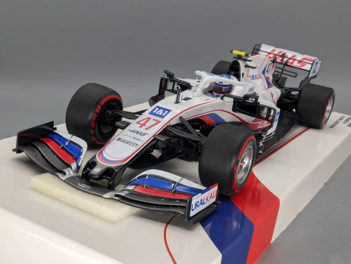 Modellautos 1:18 Minichamps Haas F1 Team VF-21 NL 2021 #47 Mick Schumacher OVP
