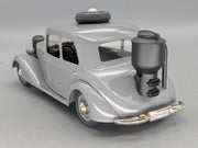 Modellautos 1:18 Schuco Mercedes Benz 170V Limousine mit Holzvergaser OVP