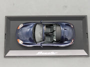 Modellautos 1:43 Schuco Porsche Boxter Blau Metallic mit Vitrine
