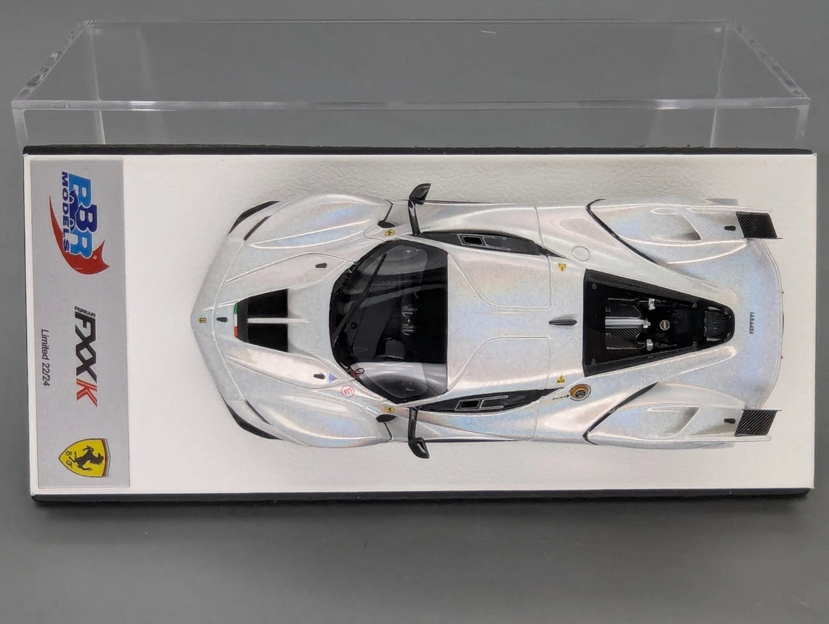 Modellautos 1:43 BBR Ferrari FXX-K Ltd 22/24 auf Lederplatte mit Vitrine und OVP