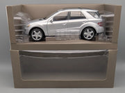 Modellautos 1:18 Minichamps Mercedes-Benz M-Klasse Iridium Silber mit Dealer OVP