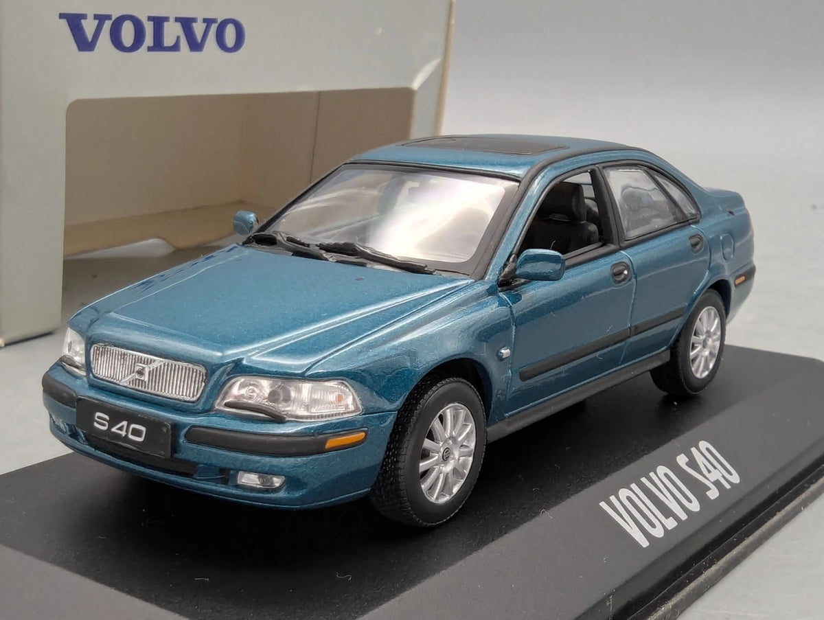 Modellautos 1:43 Minichamps Volvo S40 Lagunengrün mit Dealer OVP