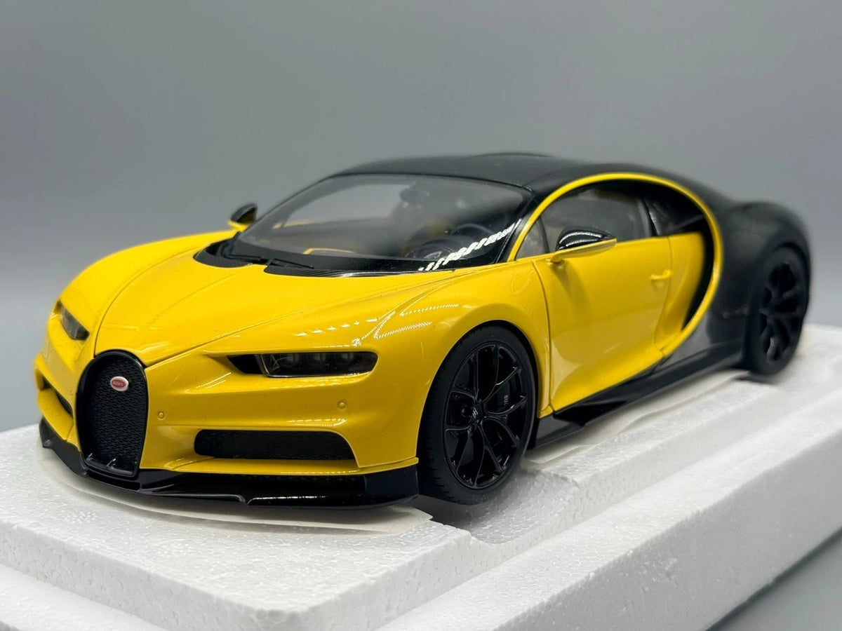 Modellautos 1:18 Autoart Bugatti Chiron mit OVP