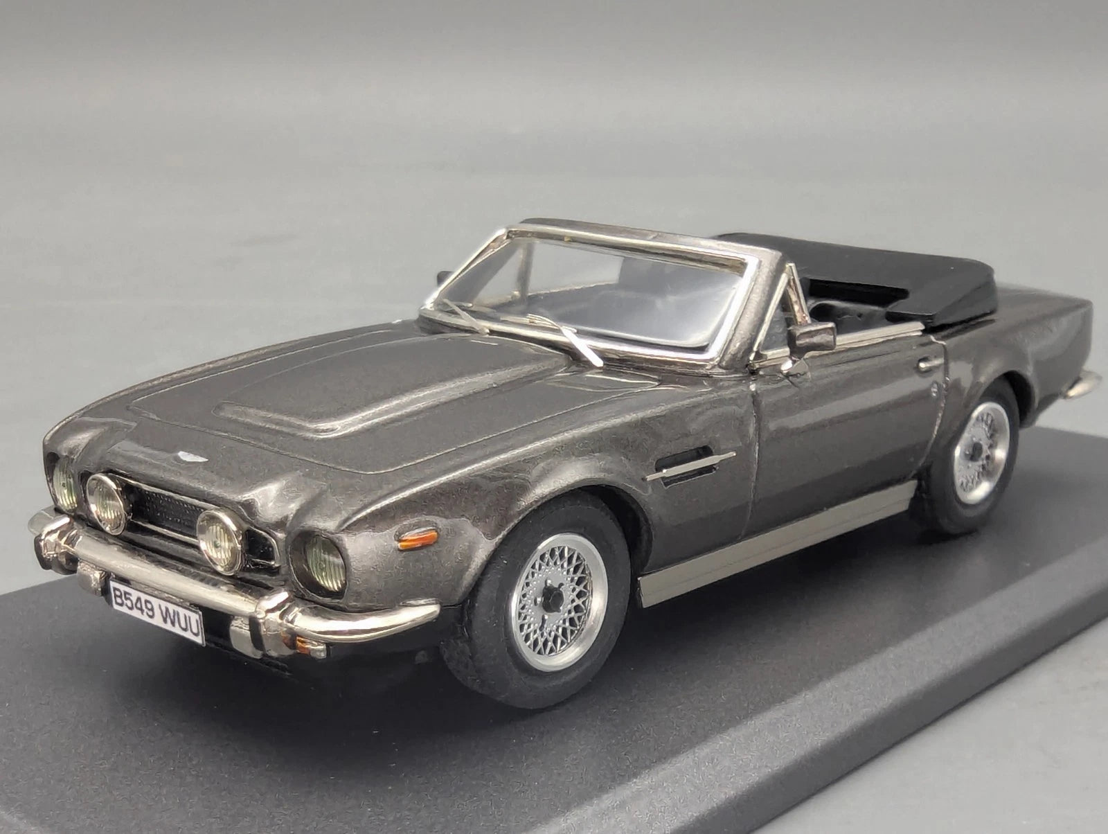 Modellautos 1:43 SMTS CL50 Aston Martin V8 Volante Built Living Daylights OVP