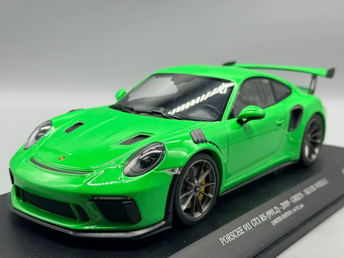 Modellautos 1:18 Minichamps Porsche 911 GT3 RS 991.2 2019 1 of 111pcs mit OVP