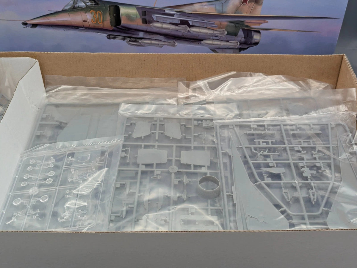 Flugzeug Bausatz 1:48 Trumpeter 05802 Mig-27 Flogger D  mit OVP