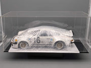 Modellautos 1:12 Minichamps Porsche 934 RSR Turbo WINNER 76 #16. Follmer Vitrine