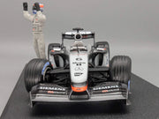 Modellautos 1:18 Hot Wheels Racing McLaren Mercedes 2003 GP #6  Raikkonen OVP
