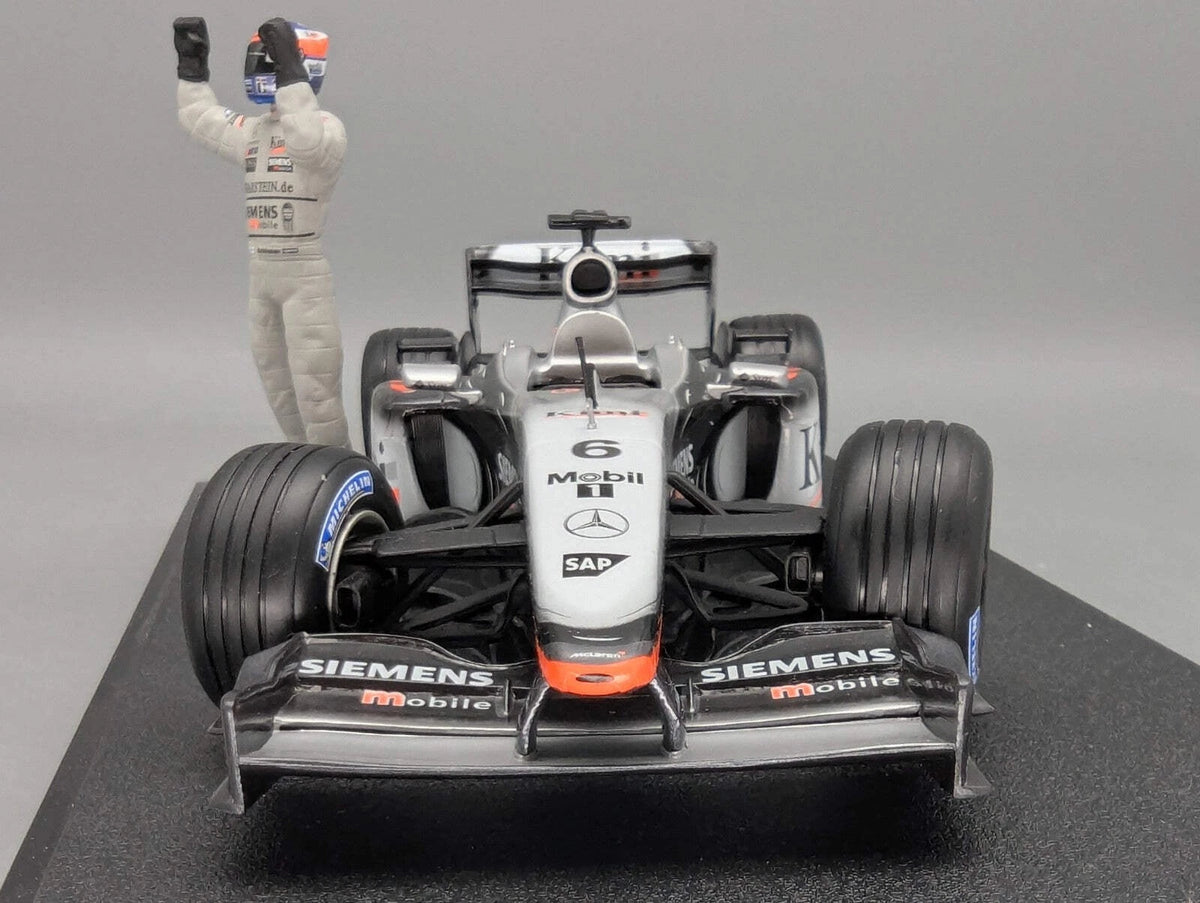 Modellautos 1:18 Hot Wheels Racing McLaren Mercedes 2003 GP #6  Raikkonen OVP