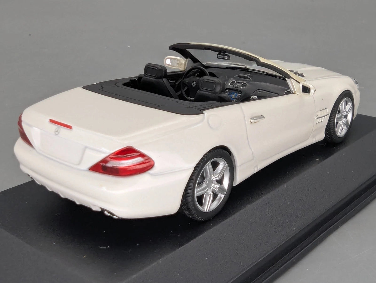 Modellautos 1:43 Minichamps Mercedes Benz SL Klasse 2008 R230 Diamantweiss OVP