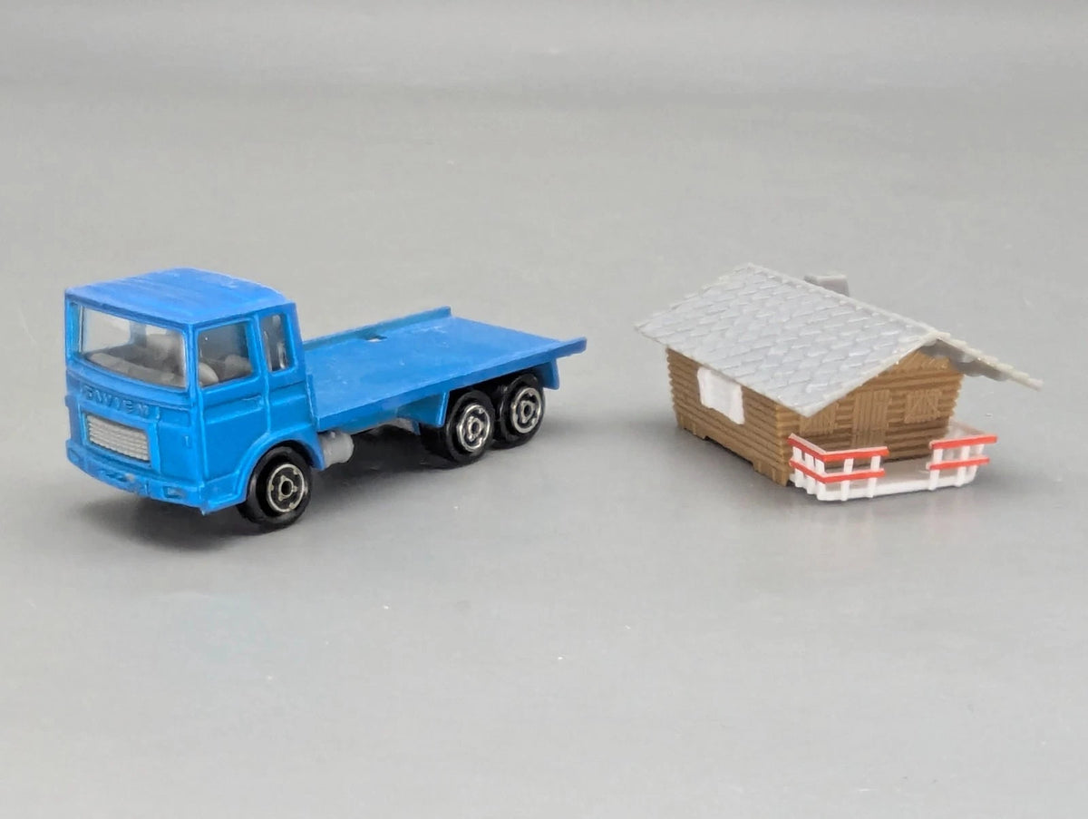 Modellautos 1:100 Majorette 236 Saviem Chalet Original Majorette Vitrine