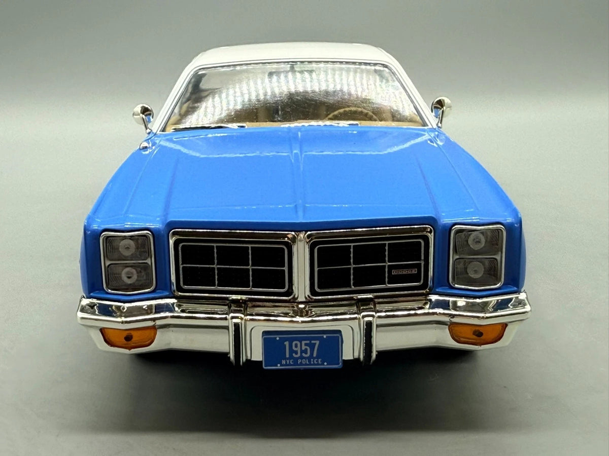 Modellautos 1:18 Greenlight Dodge Monaco NYPD 1978 OVP