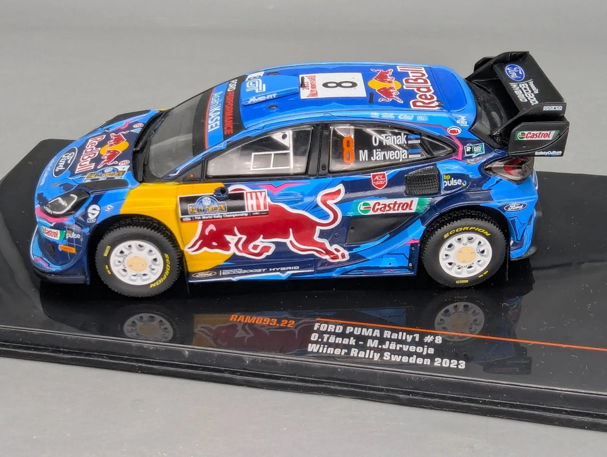 Modellautos 1:43 Ixo Ford Puma Rally1 Winner Rally Sweden 2023 #8 mit Vitrine